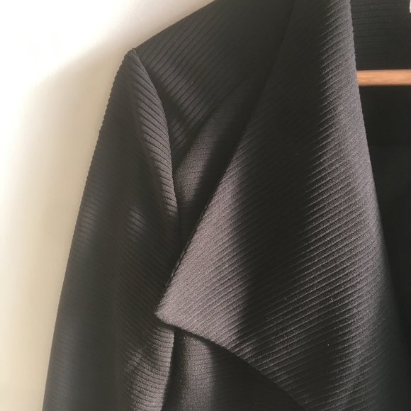 Calvin Klein NWOT Cardigan Vest in Ribbed Black Fabric sz M - Picture 4 of 5